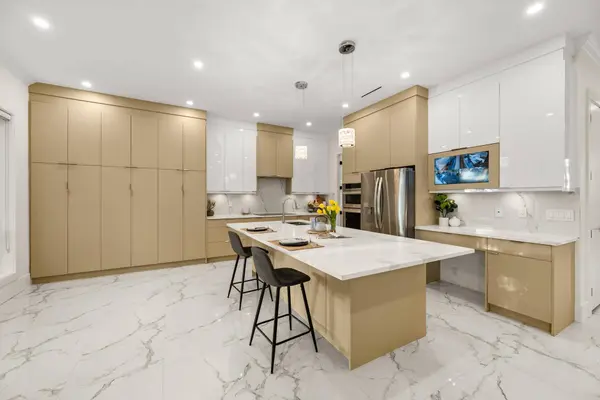 11481 138a ST, Surrey, BC V3R 0J3