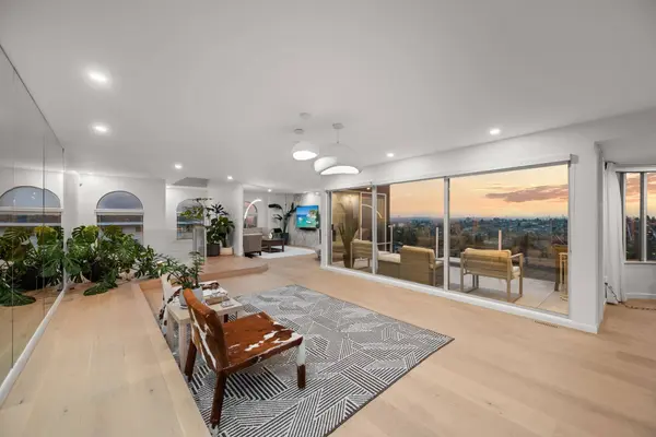 4863 Cambridge ST, Burnaby, BC V5C 1H9