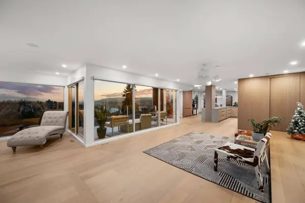 4863 Cambridge ST, Burnaby, BC V5C 1H9