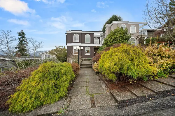 4863 Cambridge ST, Burnaby, BC V5C 1H9