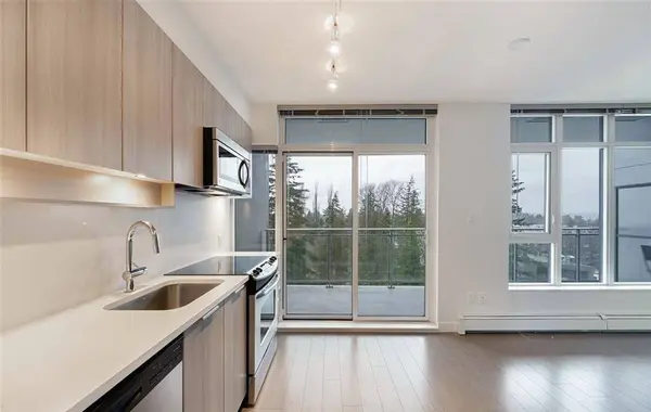 13308 Central AVE #705, Surrey, BC V3T 0M4