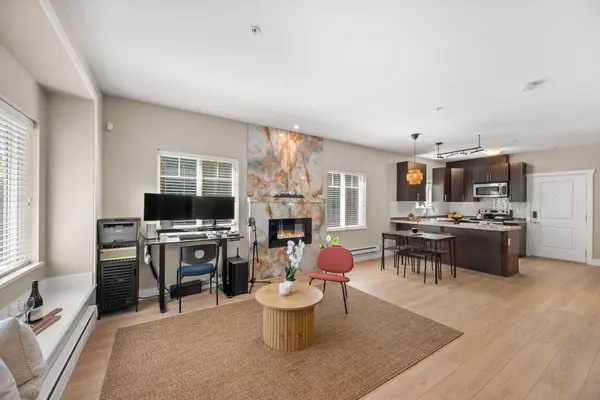 368 Ellesmere AVE #111, Burnaby, BC V5B 3S9