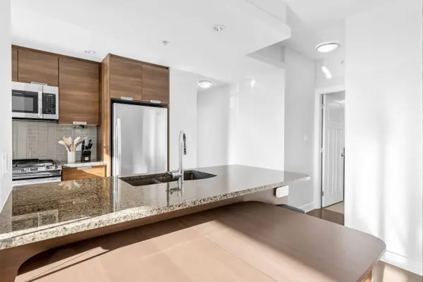 2968 Glen DR #1901, Coquitlam, BC V3B 0C4