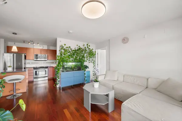 5611 Goring ST #1801, Burnaby, BC V5B 0A3