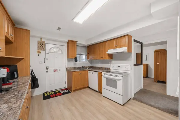 1457 SE Marine DR, Vancouver, BC V5P 2R3