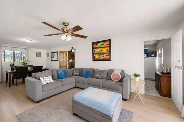 1457 SE Marine DR, Vancouver, BC V5P 2R3