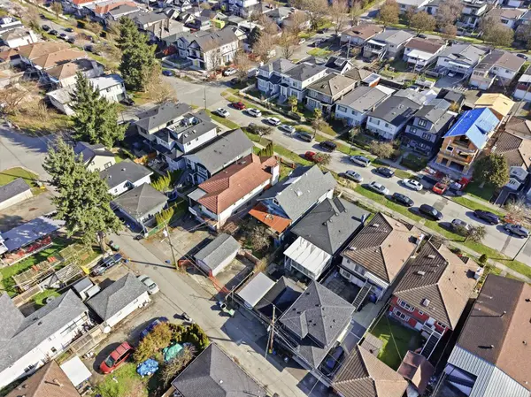 5541 Lanark ST, Vancouver, BC V5P 2Y2