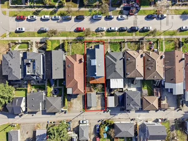 5541 Lanark ST, Vancouver, BC V5P 2Y2