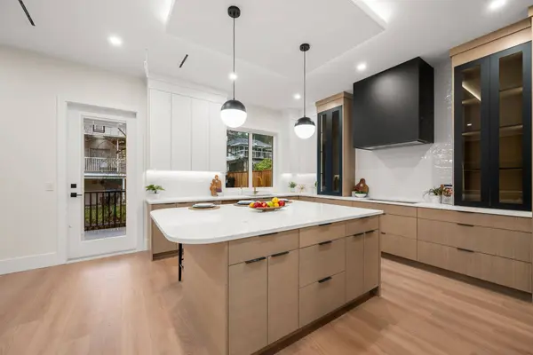 11472 138a ST, Surrey, BC V3R 0J3