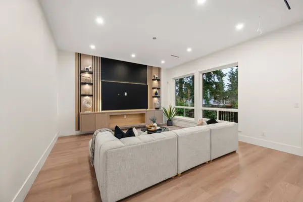 11472 138a ST, Surrey, BC V3R 0J3