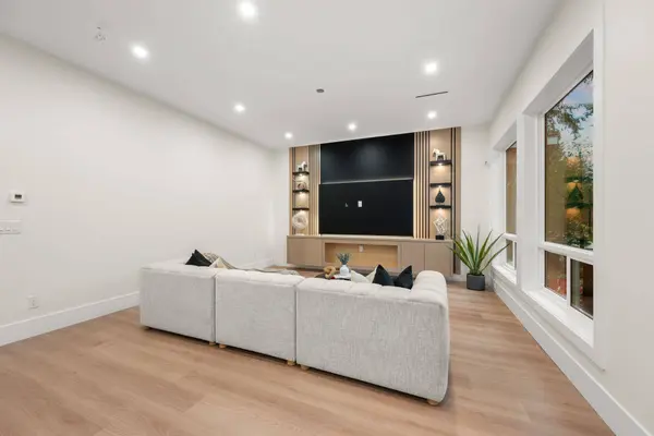 11472 138a ST, Surrey, BC V3R 0J3