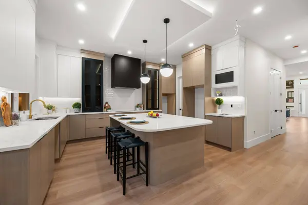 11472 138a ST, Surrey, BC V3R 0J3