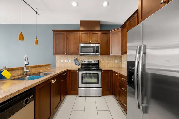 14333 104 AVE #303, Surrey, BC V3T 0E1