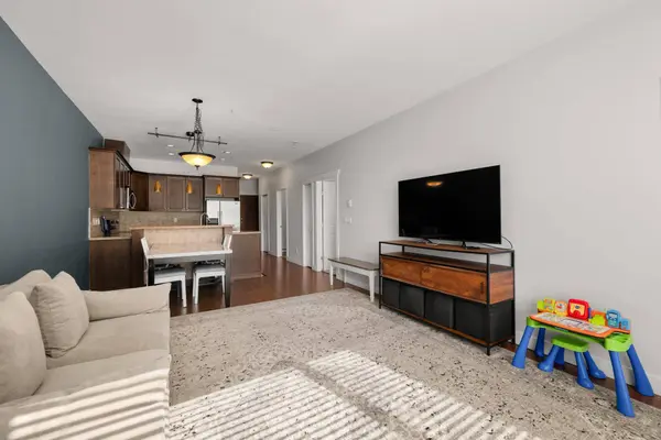 14333 104 AVE #303, Surrey, BC V3T 0E1