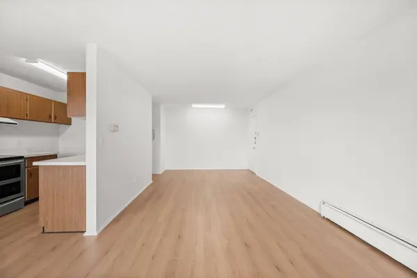 8080 Ryan RD #303, Richmond, BC V7A 2E5