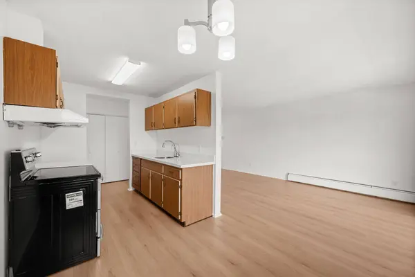 8080 Ryan RD #303, Richmond, BC V7A 2E5