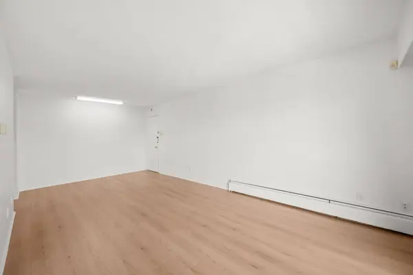 8080 Ryan RD #303, Richmond, BC V7A 2E5