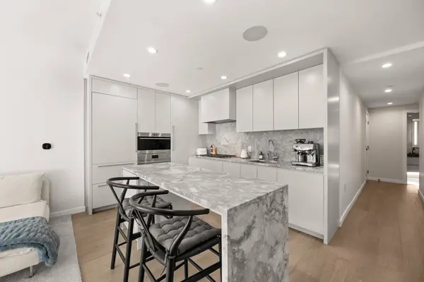 7418 Paulson ST #602, Vancouver, BC V6P 0K2