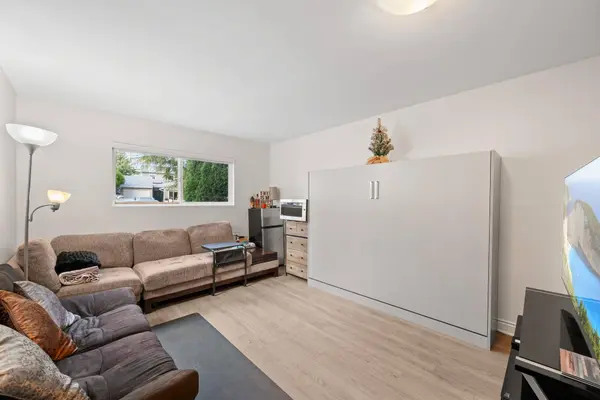 19412 62 AVE, Surrey, BC V3S 7L4