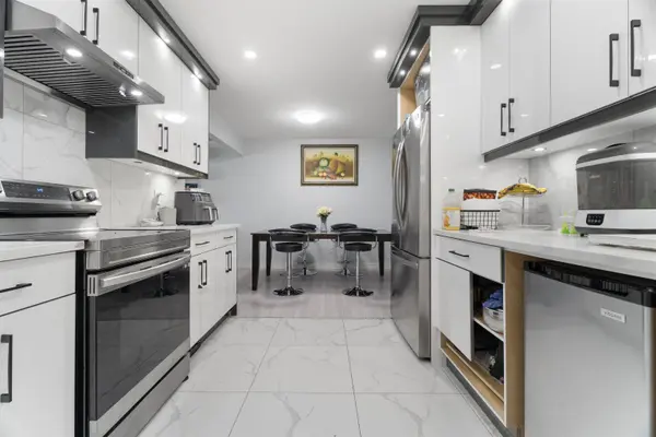12957 98b AVE, Surrey, BC V3T 1C9