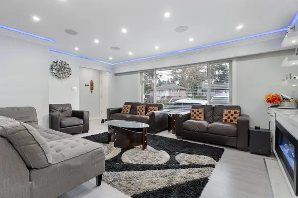12957 98b AVE, Surrey, BC V3T 1C9