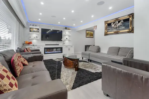 12957 98b AVE, Surrey, BC V3T 1C9
