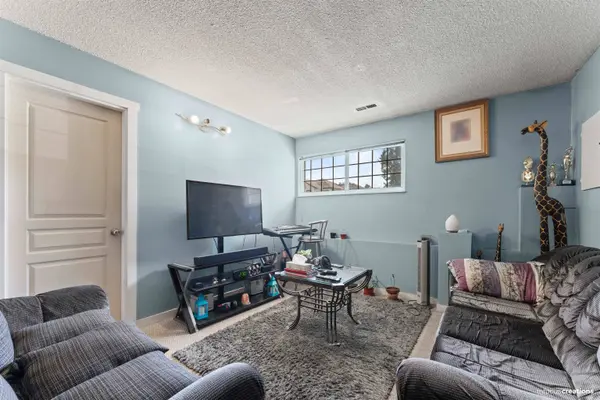 13137 99th AVE, Surrey, BC V3T 1G1