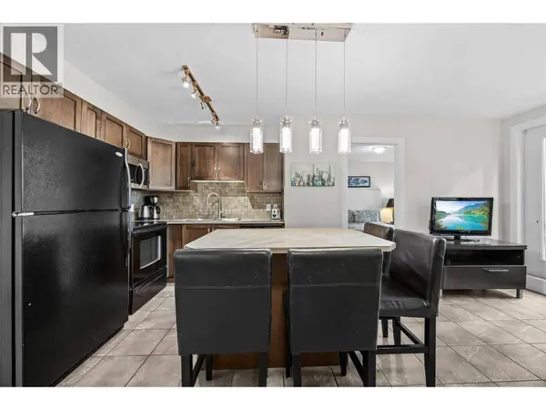654 COOK RD #250, Kelowna, BC V1W3G7