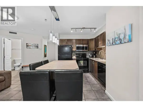 654 COOK RD #250, Kelowna, BC V1W3G7