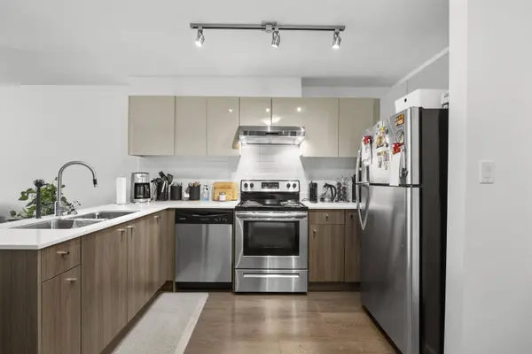 10688 140 ST #409, Surrey, BC V3T 0M6