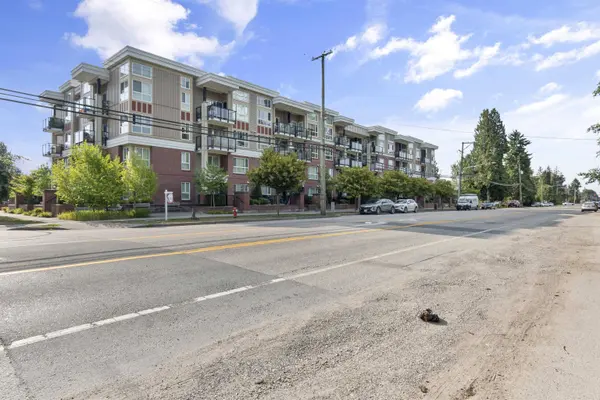 10688 140 ST #409, Surrey, BC V3T 0M6