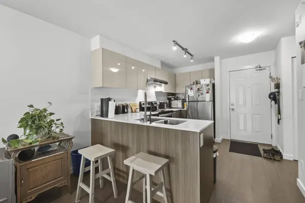 10688 140 ST #409, Surrey, BC V3T 0M6