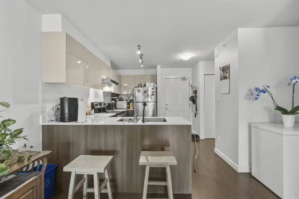 10688 140 ST #409, Surrey, BC V3T 0M6