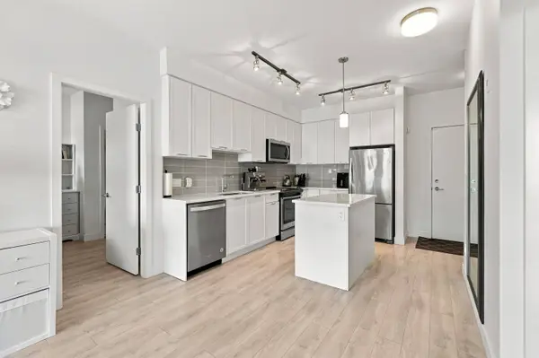 828 Gauthier AVE #411, Coquitlam, BC V3K 1R9