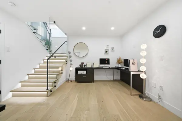16767 18 AVE, Surrey, BC V3Z 9X5
