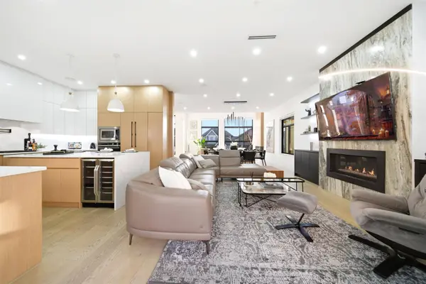16767 18 AVE, Surrey, BC V3Z 9X5
