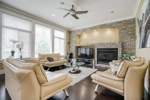 15075 70a AVE, Surrey, BC V3S 2E2