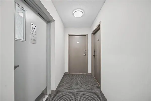 13618 100 AVE #2701, Surrey, BC V3T 0A8