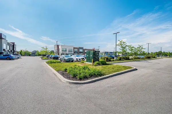 3485 Rebecca ST #105, Oakville, ON L6L 0H4