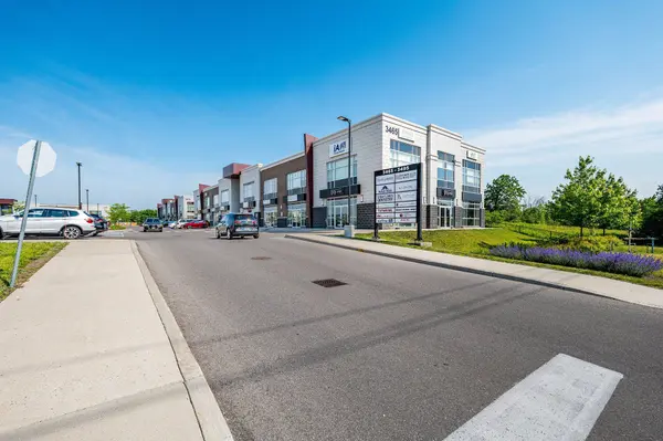 3485 Rebecca ST #105, Oakville, ON L6L 0H4