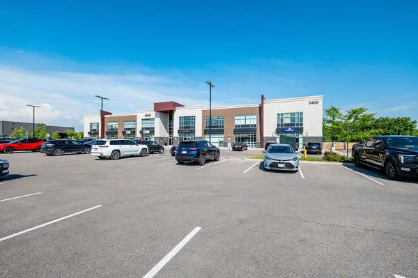 3485 Rebecca ST #105, Oakville, ON L6L 0H4