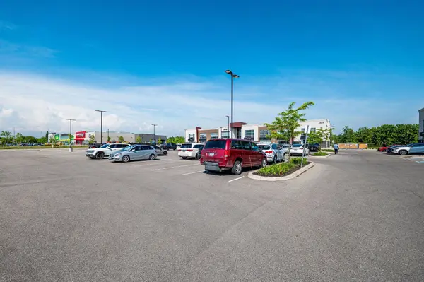 3485 Rebecca ST #105, Oakville, ON L6L 0H4