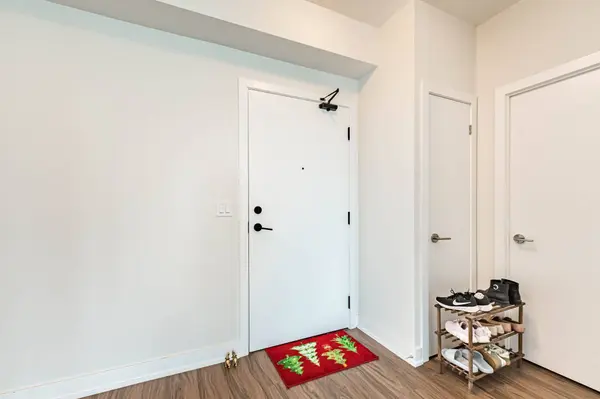 430 Square One DR #1202, Mississauga, ON L5B 0L6