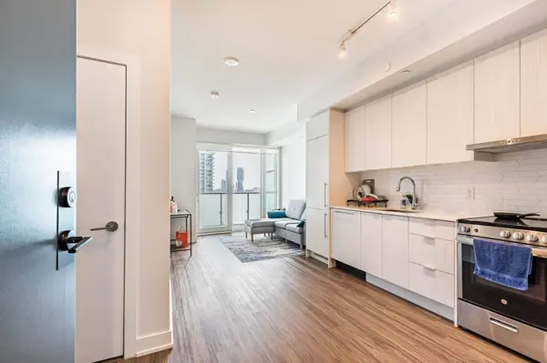 430 Square One DR #1202, Mississauga, ON L5B 0L6