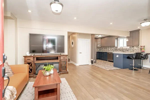 13 Lewis ST, Hamilton, ON L8H 6C3