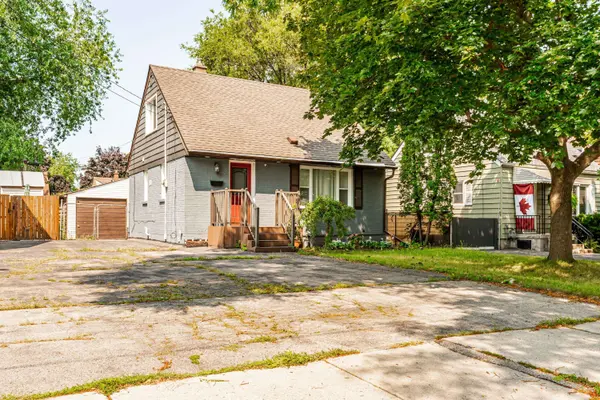 13 Lewis ST