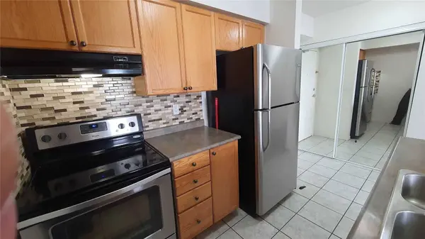 300 Ray Lawson BLVD #501, Brampton, ON L6Y 5H5