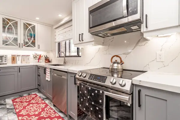 52 Charters RD, Brampton, ON L6V 2S5