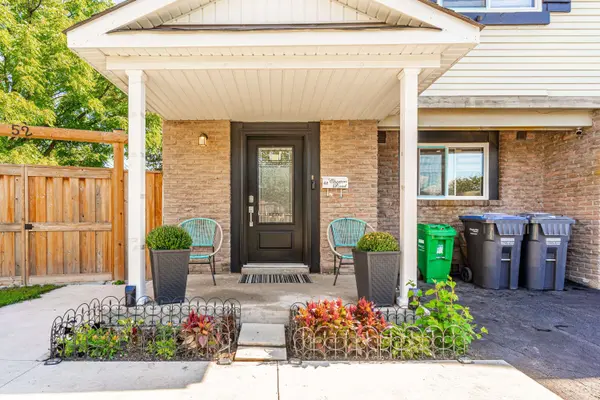 52 Charters RD, Brampton, ON L6V 2S5
