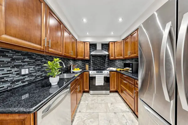 455 Apache CT #35, Mississauga, ON L4Z 3W8